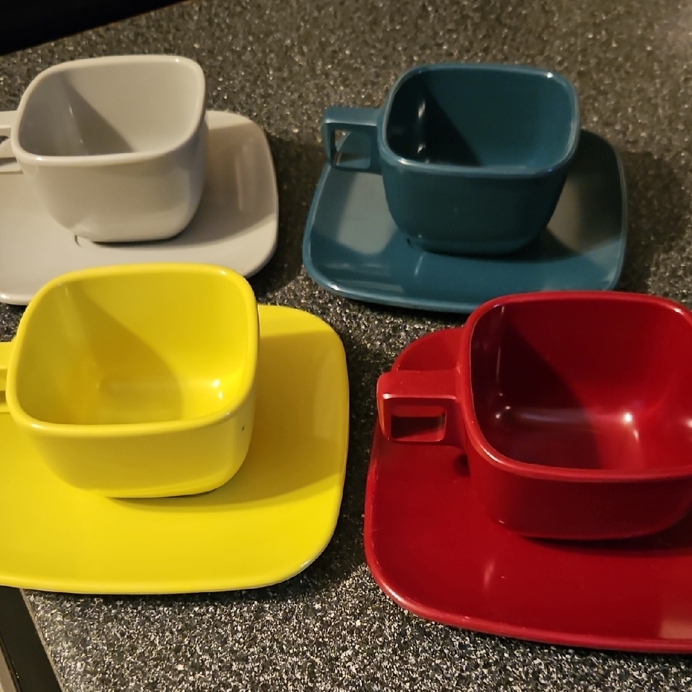 Melmac Style Brookpark Vintage Cup/saucers